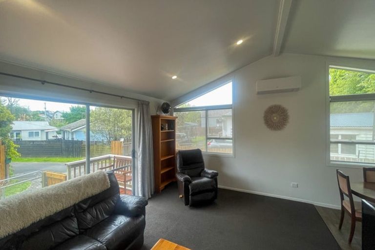 Photo of property in 32 Candia Road, Swanson, Auckland, 0614