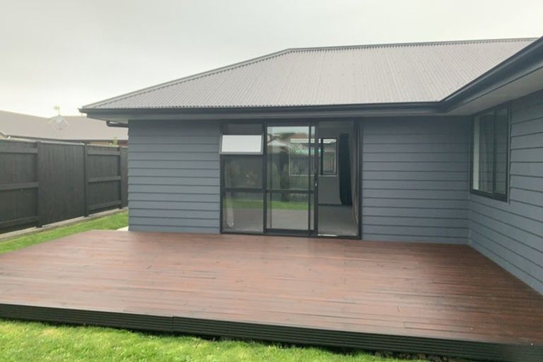 Photo of property in 19a Chestnut Close, Kelvin Grove, Palmerston North, 4414