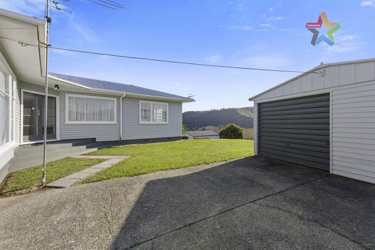 Photo of property in 58 Holborn Drive, Stokes Valley, Lower Hutt, 5019