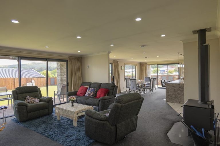 Photo of property in 6 Grandvista Drive, Green Island, Dunedin, 9018