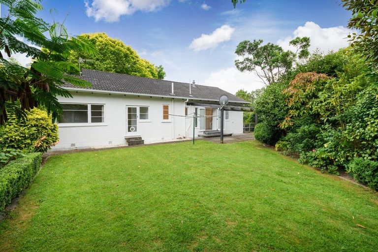 Photo of property in 4 Awatea Terrace, Hokowhitu, Palmerston North, 4410