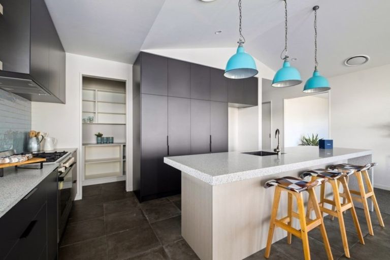 Photo of property in 10 The Heights Avenue, Wanaka, 9305