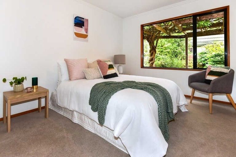 Photo of property in 12 Rembrandt Place, Burnside, Christchurch, 8053