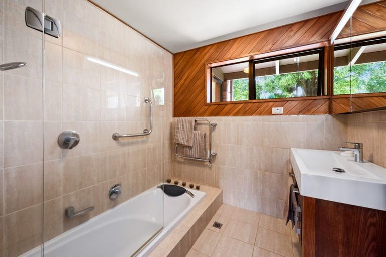 Photo of property in 24 Wychwood Crescent, Springfield, Rotorua, 3015