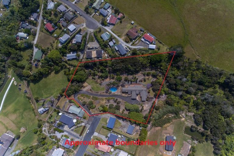 Photo of property in 40 Berghan Road, Coopers Beach, 0420