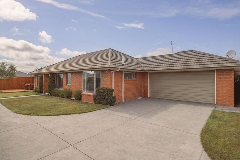 Photo of property in 32 Awatea Gardens, Wigram, Christchurch, 8042