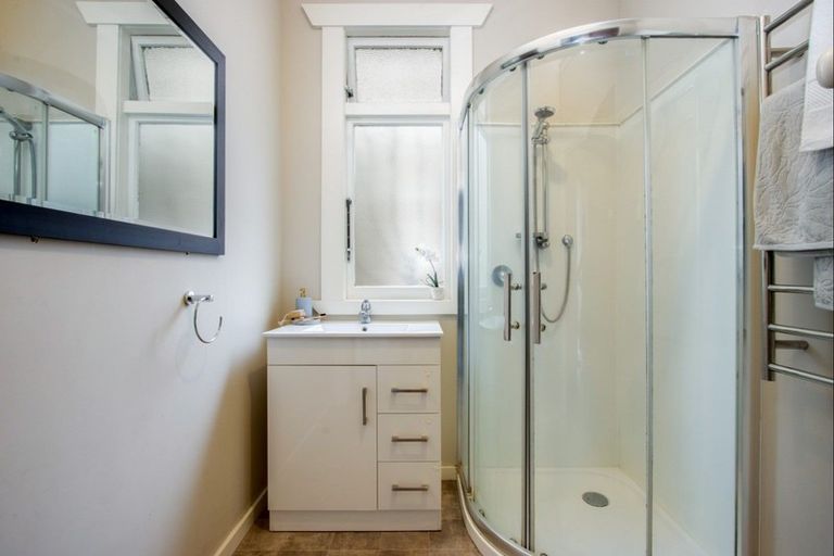 Photo of property in 122 Wellesley Road, Napier South, Napier, 4110