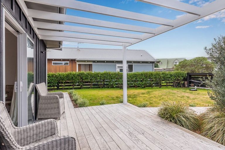 Photo of property in 6 Olliver Grove, Waikanae Beach, Waikanae, 5036