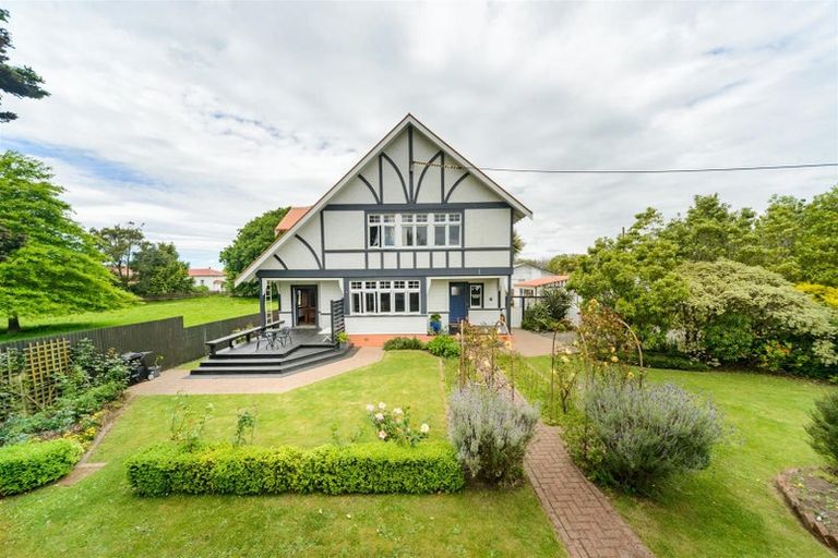 Photo of property in 27 High Street, Bulls, 4818