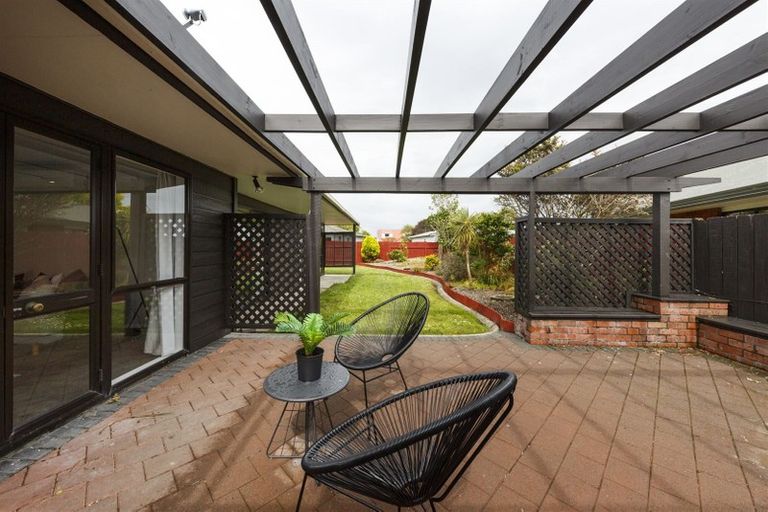 Photo of property in 20 Colonial Place, Kelvin Grove, Palmerston North, 4414