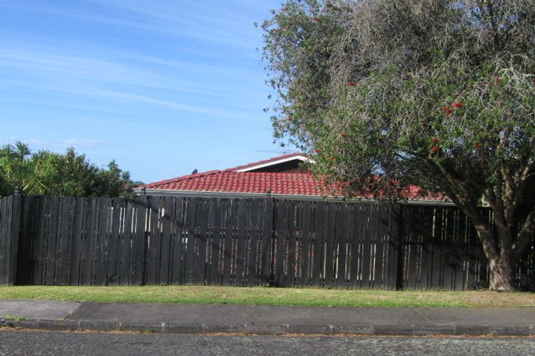 Photo of property in 43 Agincourt Street, Glenfield, Auckland, 0629