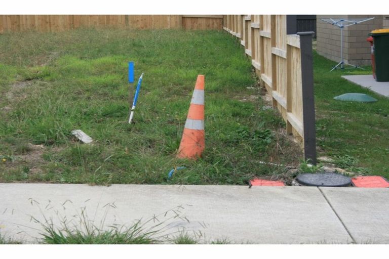 Photo of property in 11 Papa Orchard Drive, Kumeu, 0810