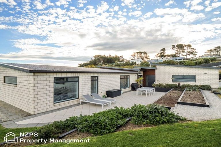 Photo of property in 49 Highgrove, Saint Clair, Dunedin, 9012