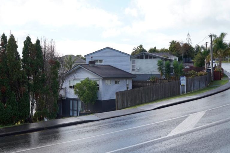Photo of property in 303 Don Buck Road, Massey, Auckland, 0614