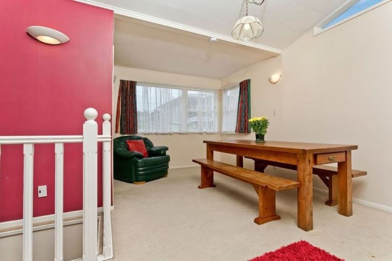 Photo of property in 3 Hamilton Place, Glenfield, Auckland, 0629