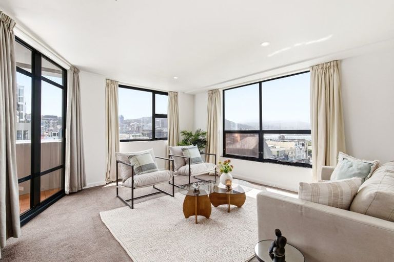 Photo of property in 17 Kent Terrace - Kent Apartments, 7e/16 Kent Terrace, Mount Victoria, Wellington, 6011
