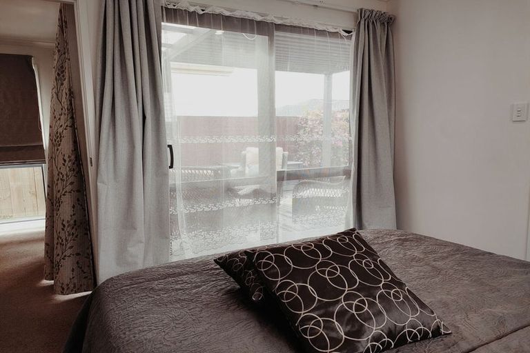 Photo of property in 32 Opoka Street, Takanini, 2110