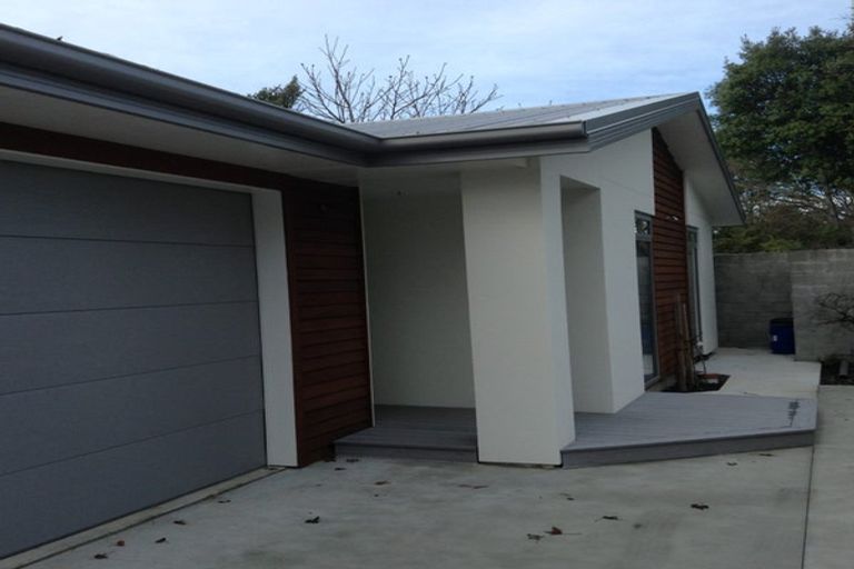 Photo of property in 23 Athol Terrace, Upper Riccarton, Christchurch, 8041