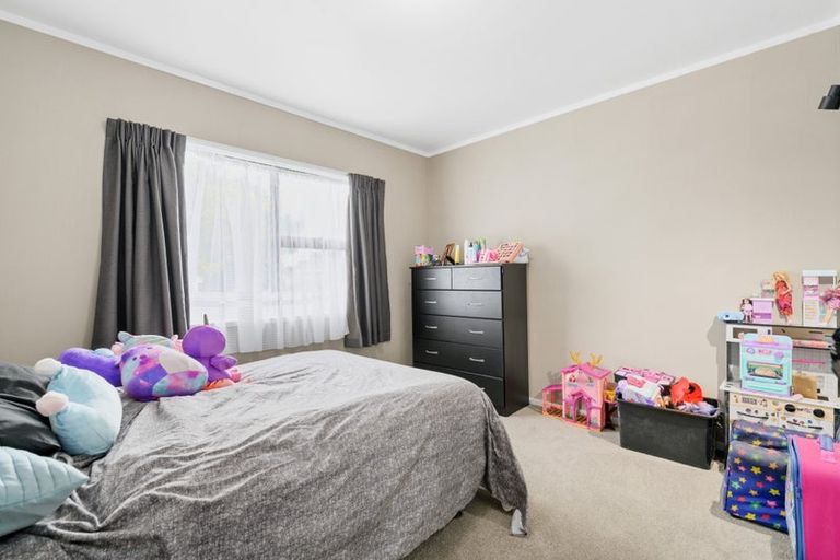 Photo of property in 18 Bradley Place, Nawton, Hamilton, 3200