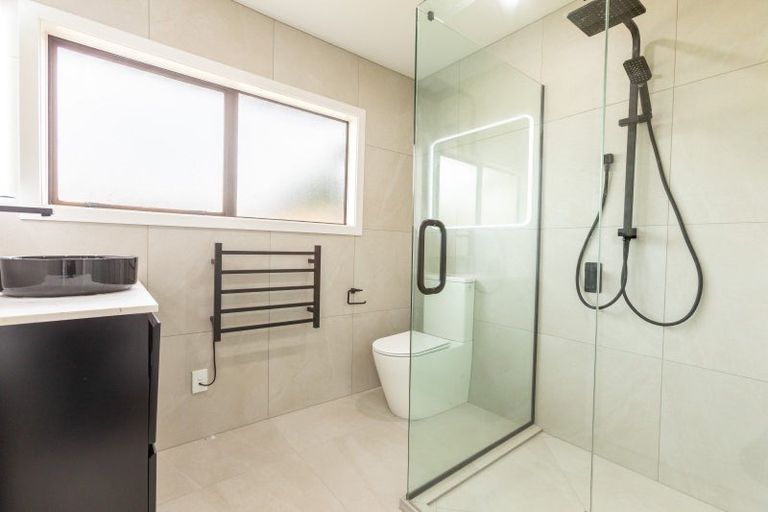 Photo of property in 90 Fergusson Street, Woodville, 4920