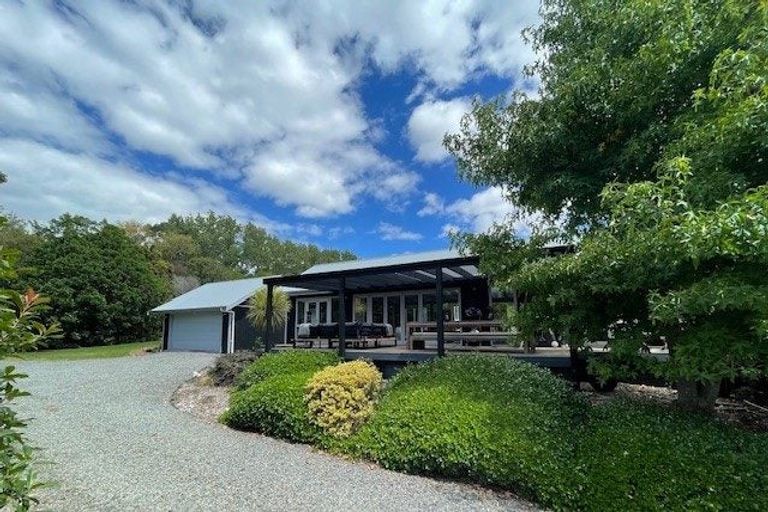 Photo of property in 37a Hardens Lane, Paremoremo, Auckland, 0632