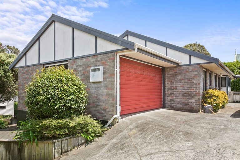 Photo of property in 1/15 Ronald Street, Strandon, New Plymouth, 4312