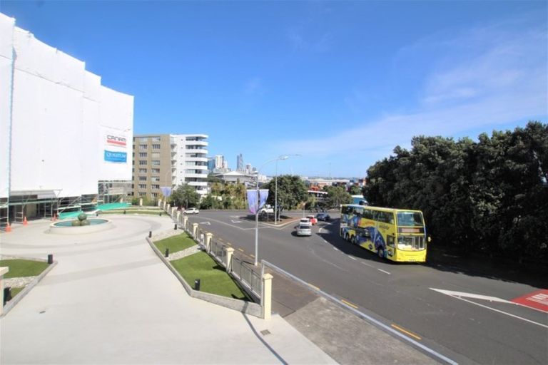 Photo of property in 112 Gladstone Road, Parnell, Auckland, 1052