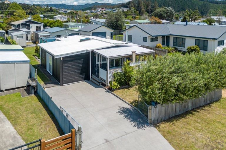 Photo of property in 211 Tui Road, Whangamata, 3620