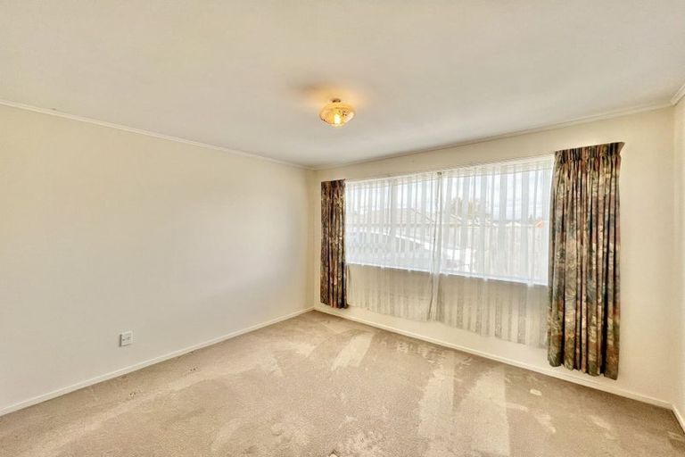 Photo of property in 1/4 Pomaria Road, Henderson, Auckland, 0610