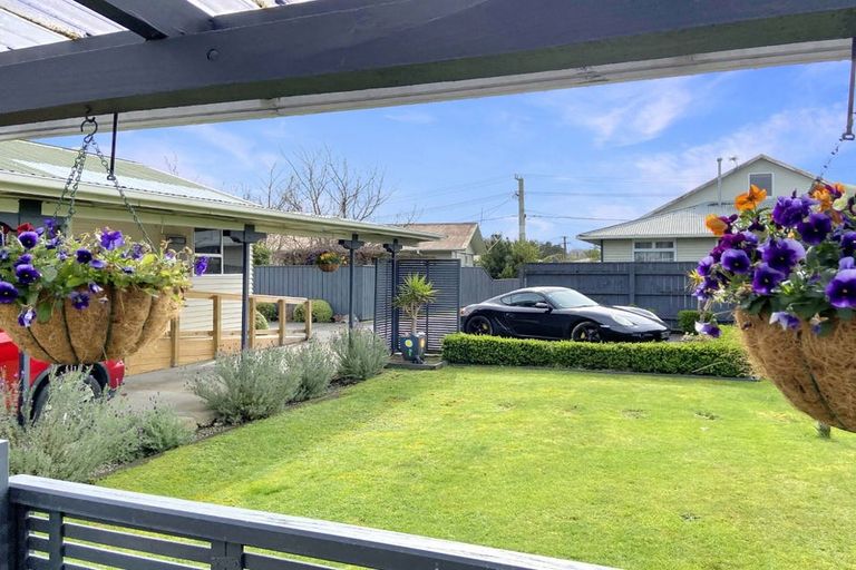 Photo of property in 9 Totara Park Road, Clouston Park, Upper Hutt, 5018