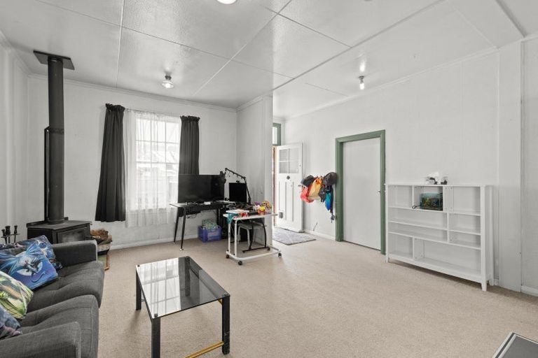 Photo of property in 15 Fairs Road, Milson, Palmerston North, 4414