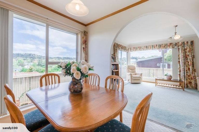 Photo of property in 104 Lantana Road, Green Bay, Auckland, 0604