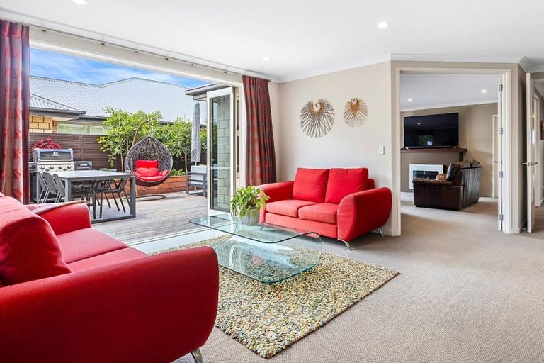 Photo of property in 17 Westpark Drive, Burnside, Christchurch, 8053