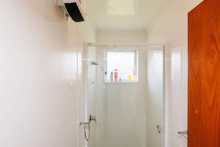 Photo of property in 18 Caulfield Place, Awapuni, Palmerston North, 4412