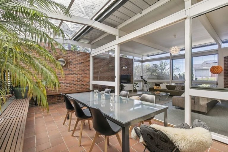 Photo of property in 98 Hillcrest Avenue, Hillcrest, Auckland, 0627