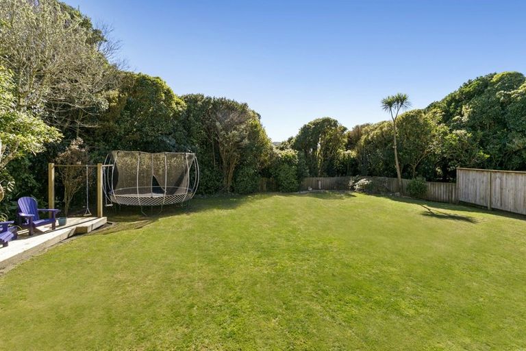 Photo of property in 301 Dowse Drive, Maungaraki, Lower Hutt, 5010