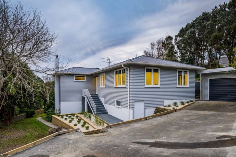 Photo of property in 69 Kahu Road, Paremata, Porirua, 5024