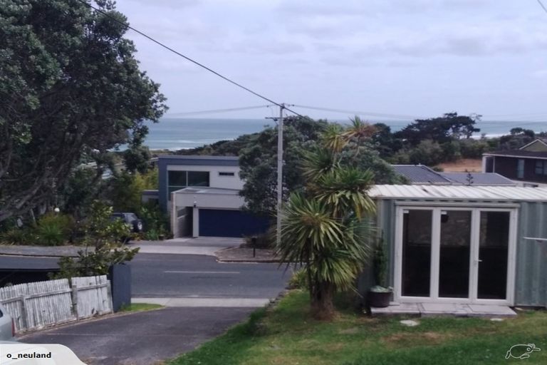 Photo of property in 16 Domain Crescent, Muriwai, Waimauku, 0881