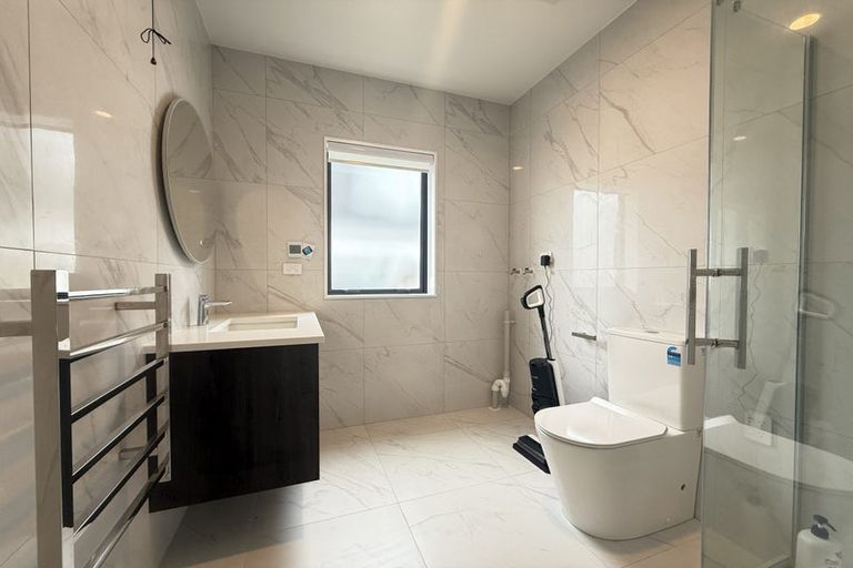 Photo of property in 77 Kewa Road, Albany Heights, Auckland, 0632