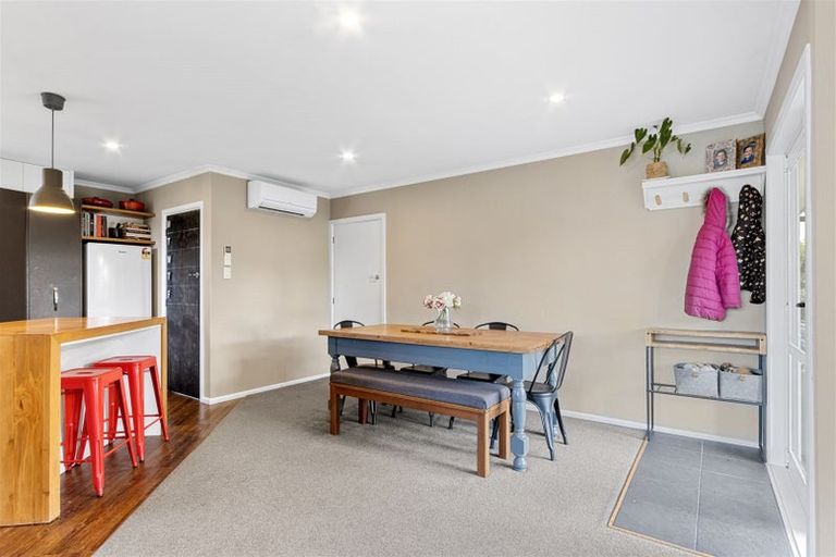 Photo of property in 2 Wychwood Crescent, Bishopdale, Christchurch, 8053