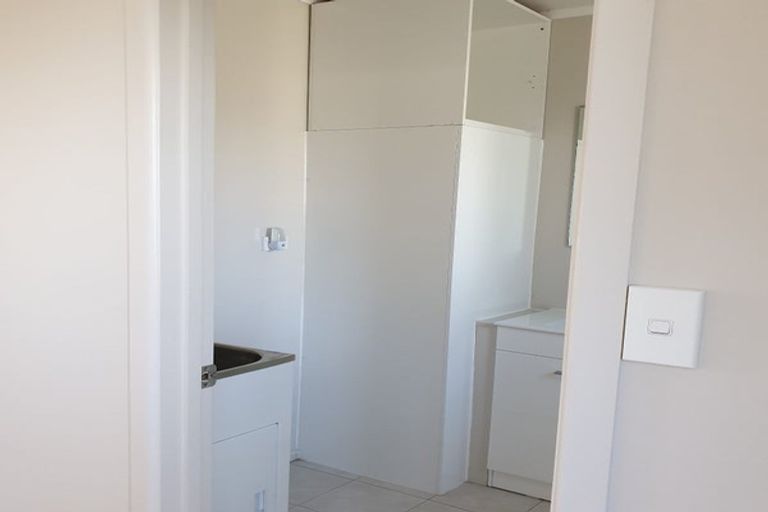 Photo of property in 9a Springs Road, Parakai, 0830