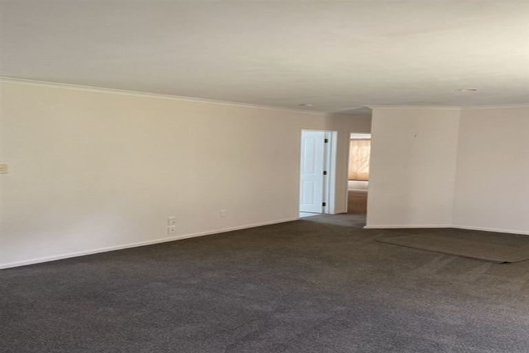 Photo of property in 7a La Perouse Street, Botany Downs, Auckland, 2010