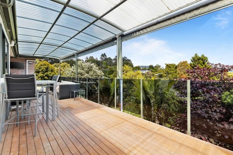 Photo of property in 27 Lorikeet Place, Unsworth Heights, Auckland, 0632