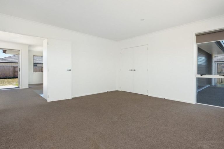 Photo of property in 30 Livingstone Drive, Papamoa Beach, Papamoa, 3118