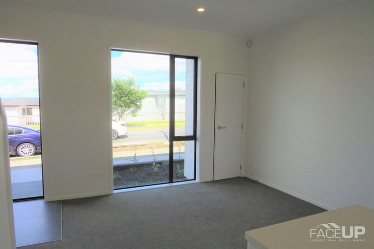 Photo of property in 9/1 Scott Road, Hobsonville, Auckland, 0616