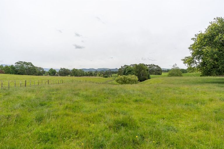 Photo of property in 35 Jury Road, Ngahinapouri, Hamilton, 3290