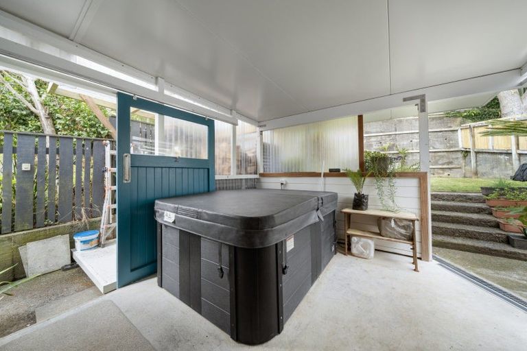 Photo of property in 11 Mount View Place, Spotswood, New Plymouth, 4310