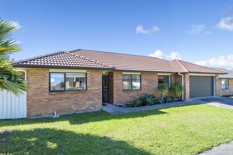 Photo of property in 33 South Kensington Way, Henderson, Auckland, 0612