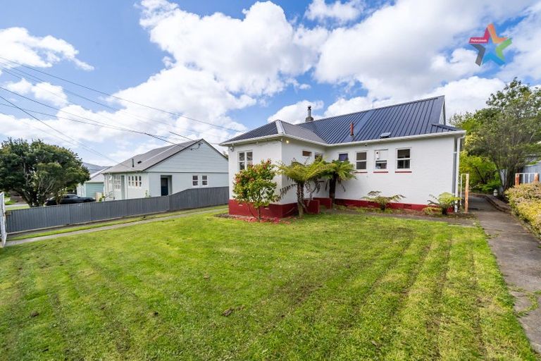 Photo of property in 93 Seddon Street, Naenae, Lower Hutt, 5011