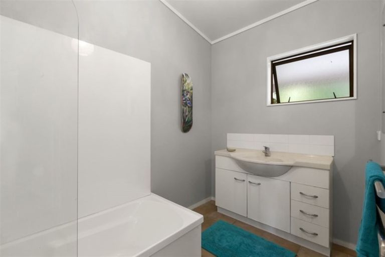 Photo of property in 16a Birkley Road, Bayswater, Auckland, 0622